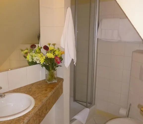 מלון Landhotel Kallstadt 3*